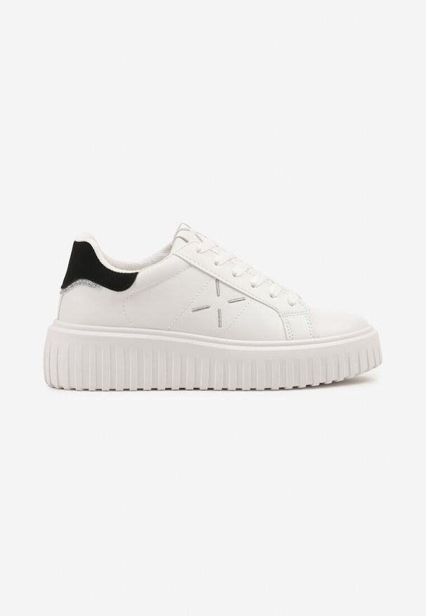 Born2be - Biało-Czarne Sneakersy na Grubej Tłoczonej Podeszwie z Brokatem Nusandra. Okazja: na co dzień. Kolor: biały. Materiał: jeans. Wzór: aplikacja