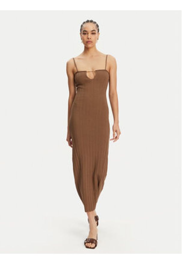 JACQUEMUS Sukienka dzianinowa 24E241KN358-2355 Brązowy Regular Fit. Kolor: brązowy. Materiał: wiskoza