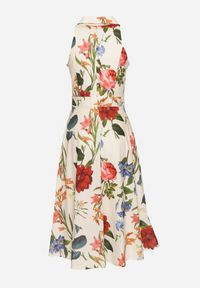 Born2be - Beżowa Rozkloszowana Sukienka z Bawełny z Kołnierzykiem w Kwiaty Ilanitia. Okazja: na spacer. Typ kołnierza: dekolt w serek. Kolor: beżowy. Materiał: bawełna. Wzór: kwiaty. Typ sukienki: rozkloszowane. Styl: elegancki #7