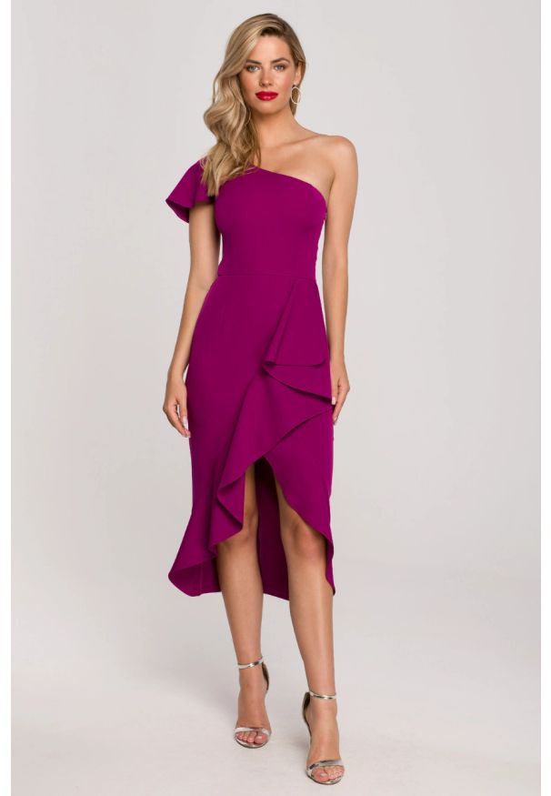 Makover - Koktajlowa sukienka na jedno ramię ołówkowa z falbaną fiolet. Okazja: na ślub cywilny, na wesele, na imprezę. Kolor: fioletowy. Typ sukienki: ołówkowe. Styl: wizytowy