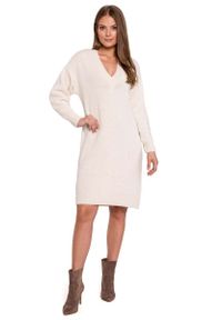 MOE - Swetrowa Sukienka z Dekoltem V - Kość Słoniowa. Kolor: biały. Materiał: poliamid, akryl