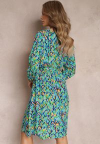 Renee - Zielona Kopertowa Sukienka Midi z Wiązanym Paskiem i Metaliczną Nitką Armellia. Okazja: na co dzień. Kolor: zielony. Typ sukienki: kopertowe. Styl: casual, elegancki. Długość: midi #4