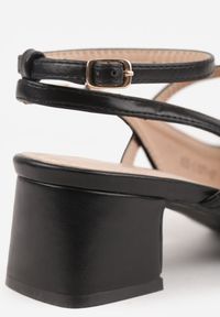 Renee - Czarne Czółenka na Słupku Wykończone Kwadratowym Noskiem i Cienkimi Paseczkami Elavon. Okazja: do pracy, na spotkanie biznesowe. Zapięcie: sprzączka. Kolor: czarny. Obcas: na słupku. Styl: biznesowy, elegancki #2
