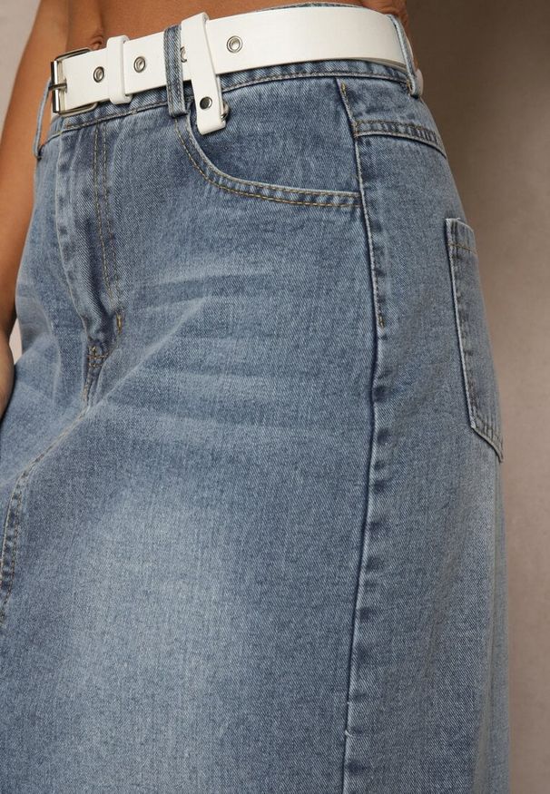 Renee - Niebieska Spódnica Jeansowa o Ołówkowym Kroju Zdobiona Rozcięciem Lisovira. Stan: podwyższony. Kolor: niebieski. Materiał: jeans. Wzór: aplikacja. Styl: elegancki