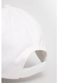 Emporio Armani Czapka bawełniana kolor biały z aplikacją. Kolor: biały. Materiał: bawełna. Wzór: aplikacja