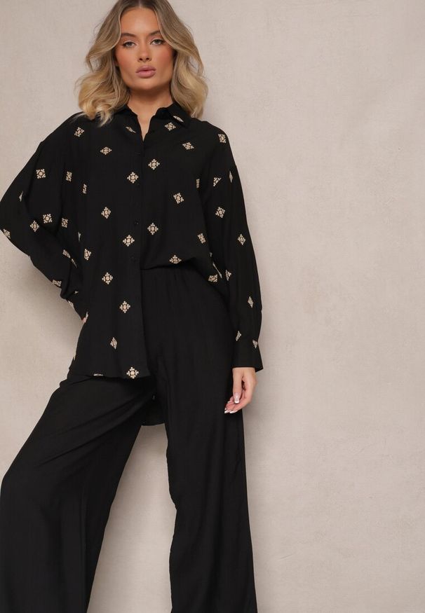 Renee - Czarny Komplet z Wiskozy Koszula Zdobiona Haftem i Szerokie Spodnie Hanarella. Kolor: czarny. Materiał: wiskoza. Wzór: aplikacja, haft