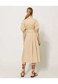 TwinSet - TWINSET - Beżowa midi sukienka z wiązaniem. Kolor: beżowy. Materiał: bawełna. Sezon: lato, wiosna. Typ sukienki: kopertowe. Styl: elegancki. Długość: midi #5