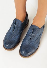 Born2be - Niebieskie Półbuty Irisia. Nosek buta: okrągły. Kolor: niebieski. Materiał: skóra ekologiczna. Obcas: na obcasie. Wysokość obcasa: niski #4