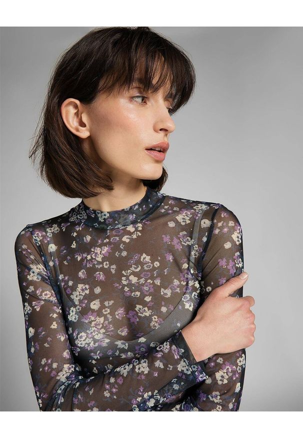 Lee - LEE PRINTED TEE DAMSKA BLUZKA Z DŁUGIM RĘKAWEM W KWIATKI BLACK L42ERA01 112140076. Długość rękawa: długi rękaw. Długość: długie. Wzór: kwiaty
