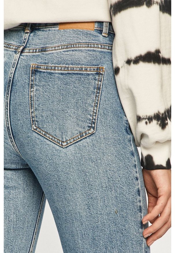 Vero Moda - Jeansy VMBrenda. Stan: podwyższony. Kolor: niebieski