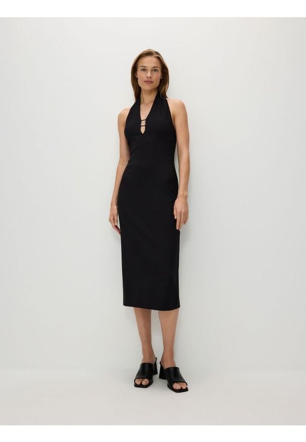 Reserved - Sukienka midi - czarny. Kolor: czarny. Materiał: tkanina. Wzór: gładki. Długość: midi