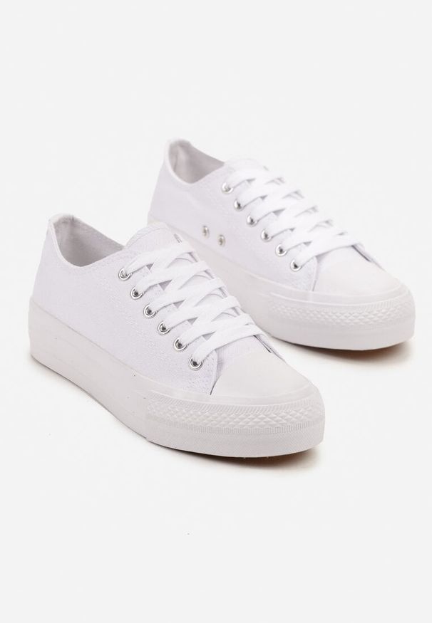 Born2be - Białe Trampki Vices na Grubszej Podeszwie pod Kostkę Tilomea. Okazja: na co dzień. Zapięcie: sznurówki. Kolor: biały. Materiał: jeans. Styl: casual