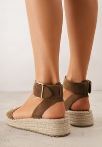 Renee - Ciemnozielone Sandały VICES na Platformie Ozdobione Plecionką z Juty Pellitoris. Kolor: zielony. Wzór: aplikacja. Sezon: lato. Obcas: na platformie. Styl: elegancki #5