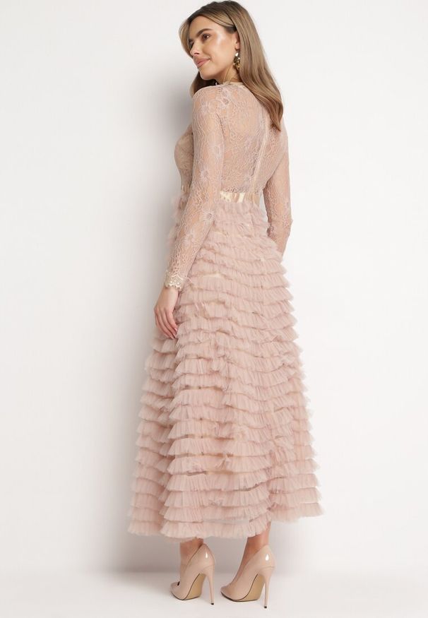 Born2be - Beżowa Maxi Sukienka Rozkloszowana z Koronkową Górą i Tiulowymi Falbankami Firina. Typ kołnierza: kołnierz z falbankami. Kolor: beżowy. Materiał: tiul, koronka. Długość: maxi
