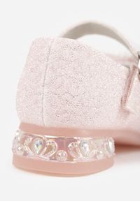 Born2be - Różowe Balerinki z Paskiem i Skórzaną Wkładką Zdobione Kokardą z Cyrkoniami Larailee. Okazja: na spacer, na co dzień, na uczelnię. Zapięcie: pasek. Kolor: różowy. Materiał: skóra. Wzór: aplikacja. Styl: casual, elegancki #2