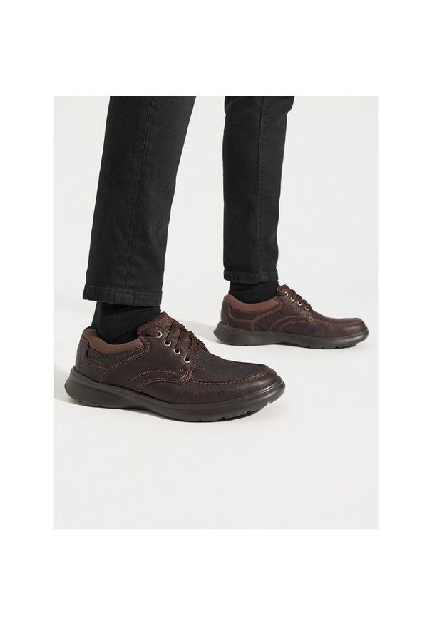 Półbuty Clarks. Kolor: brązowy