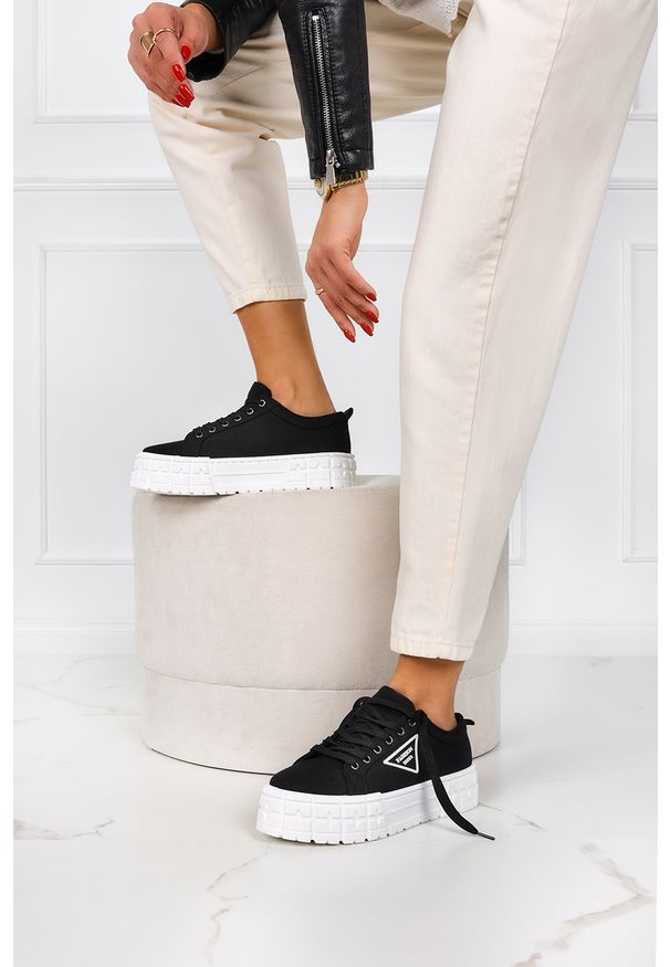 Casu - Czarne trampki creepersy na platformie buty sportowe sznurowane casu la134p. Kolor: czarny. Obcas: na platformie. Styl: sportowy