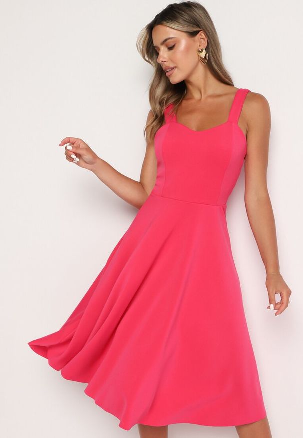 Born2be - Fuksjowa Rozkloszowana Sukienka Midi na Ramiączkach z Głębokim Dekoltem Maudia. Kolor: różowy. Długość rękawa: na ramiączkach. Długość: midi