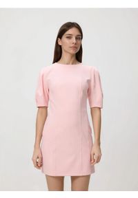 Reserved - Sukienka z bufiastymi rękawami - brzoskwiniowy. Kolor: pomarańczowy. Materiał: tkanina. Wzór: gładki #1