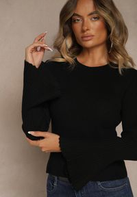 Renee - Czarny Sweter z Dzianiny w Prążki z Wiskozą z Rozszerzanymi Rękawami Sediane. Kolor: czarny. Materiał: wiskoza, dzianina. Wzór: prążki #3