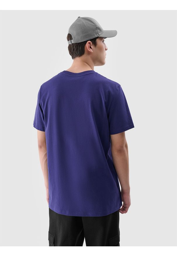 4f - 4F T-shirt regular z nadrukiem męski - granatowy M. Okazja: na co dzień. Kolor: niebieski. Materiał: dzianina, bawełna, jersey. Długość rękawa: krótki rękaw. Długość: krótkie. Wzór: nadruk. Styl: klasyczny, sportowy, casual