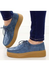 Granatowe skórzane półbuty damskie Filippo Dp7500/26. Okazja: na co dzień. Nosek buta: okrągły. Zapięcie: sznurówki. Kolor: niebieski. Materiał: skóra, zamsz. Szerokość cholewki: normalna. Sezon: jesień, wiosna. Styl: klasyczny, casual, elegancki #1