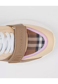 Burberry - BURBERRY - Skórzane sneakersy w kratkę. Zapięcie: rzepy. Kolor: beżowy. Materiał: skóra. Wzór: kratka