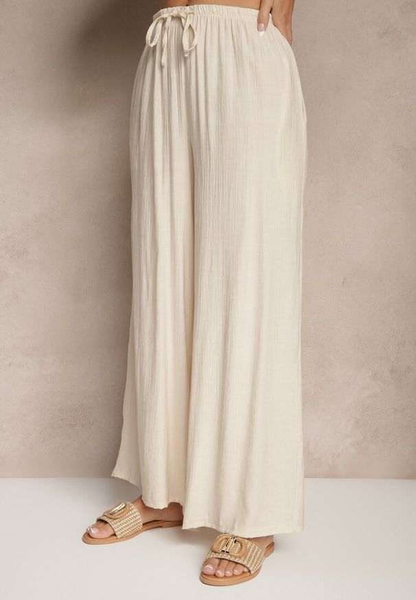 Renee - Beżowy Komplet z Wiskozy o Kroju Oversize Koszula i Spodnie Dovaraella. Kolor: beżowy. Materiał: wiskoza