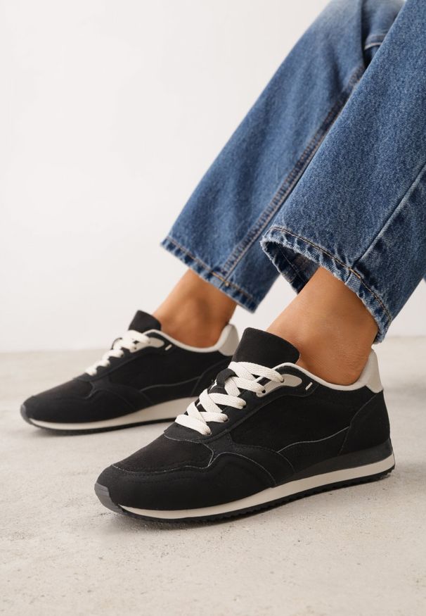Born2be - Czarne Sneakersy Casualowe z Imitacji Zamszu z Podeszwą z Bieżnikiem Alevtina. Okazja: na co dzień. Zapięcie: sznurówki. Kolor: czarny. Materiał: zamsz