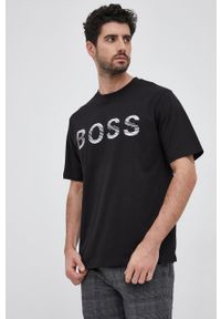 BOSS - Boss T-shirt męski kolor czarny z aplikacją. Okazja: na co dzień. Kolor: czarny. Materiał: dzianina. Wzór: aplikacja. Styl: casual