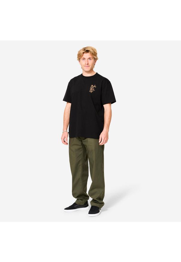 Decathlon - T-shirt z krótkimi rękawami na deskorolkę TS500 czarny we współpracy z MLSL. Kolor: czarny, pomarańczowy, wielokolorowy. Materiał: tkanina, prążkowany, materiał, bawełna, elastan. Długość rękawa: krótki rękaw. Długość: krótkie. Sport: skateboard