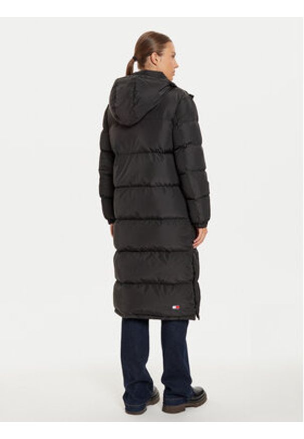 Tommy Jeans Kurtka puchowa Alaska DW0DW18860 Czarny Regular Fit. Kolor: czarny. Materiał: syntetyk
