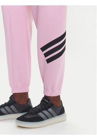 Adidas - adidas Spodnie dresowe Future Icons 3-Stripes JE0158 Różowy Regular Fit. Kolor: różowy. Materiał: syntetyk, bawełna #2
