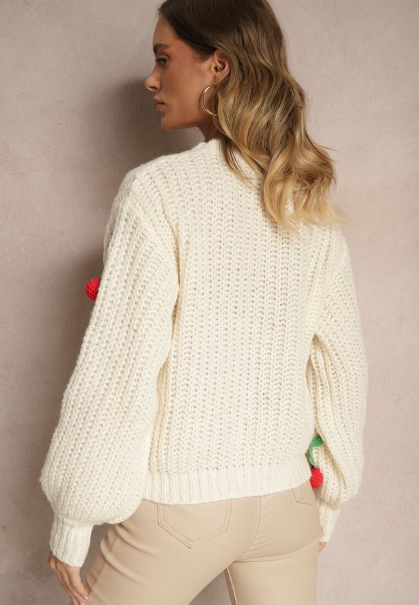 Renee - Jasnobeżowy Sweter ze Ściągaczami w Wisienki Ventinnia. Okazja: na co dzień. Kolor: beżowy. Materiał: jeans, skóra. Sezon: zima, jesień. Styl: klasyczny, casual