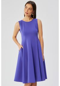 Stylove - Elegancka rozkloszowana sukienka koktajlowa fioletowa. Kolor: fioletowy. Styl: wizytowy, elegancki