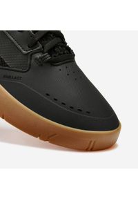 Decathlon - Buty na deskorolkę Crush900 Joseph Garbaccio Pro czarne. Kolor: czarny, wielokolorowy, biały. Materiał: kauczuk. Szerokość cholewki: normalna. Sport: skateboard