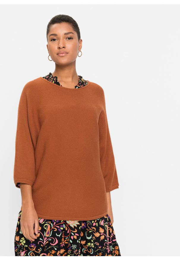 bonprix - Sweter oversize w prążek. Kolor: brązowy. Wzór: prążki