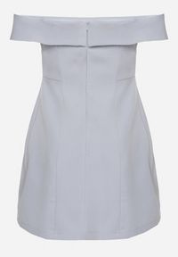 Born2be - Jasnoniebieska Taliowana Sukienka z Dekoltem Bandeau z Zakładką Zelzemis. Kolor: niebieski. Styl: klasyczny, elegancki #6