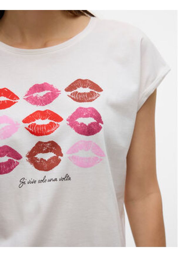 Vero Moda T-Shirt Cysma 10328272 Biały Regular Fit. Kolor: biały. Materiał: bawełna