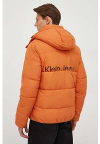 Calvin Klein Jeans kurtka męska kolor pomarańczowy zimowa. Kolor: pomarańczowy. Materiał: włókno, materiał. Wzór: nadruk. Sezon: zima #5