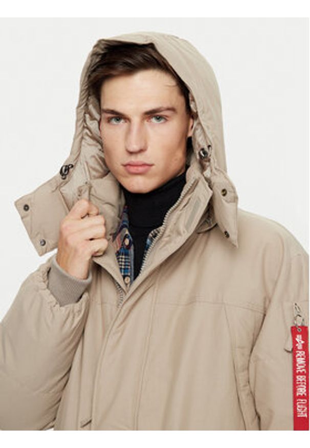 Alpha Industries Parka 148124 Brązowy Regular Fit. Kolor: brązowy. Materiał: bawełna