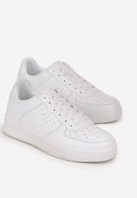 Born2be - Białe Sznurowane Buty Sportowe z Ozdobną Perforacją Francis. Kolor: biały. Wzór: aplikacja