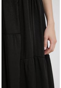 Answear Lab sukienka kolor czarny midi rozkloszowana. Kolor: czarny. Materiał: tkanina. Długość rękawa: na ramiączkach. Typ sukienki: rozkloszowane. Styl: wakacyjny. Długość: midi