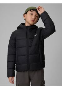 4f - 4F Kurtka z wypełnieniem syntetycznym chłopięca - czarna 122 (6-7 lat). Okazja: na spacer, na co dzień, na uczelnię. Kolor: czarny. Materiał: syntetyk. Wzór: gładki. Sezon: lato. Styl: casual #1