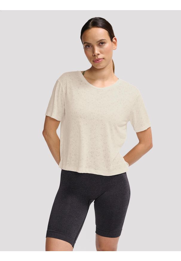 Damski jersey Hummel MT Light Burnout. Kolor: wielokolorowy, biały, beżowy. Materiał: jersey. Długość rękawa: krótki rękaw. Długość: krótkie. Sport: piłka nożna