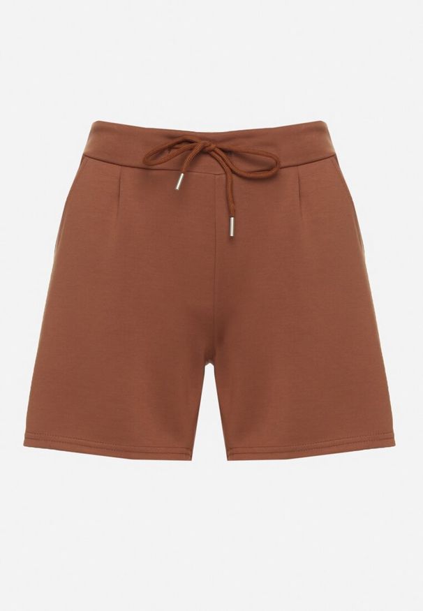 Born2be - Brązowe Szorty Dresowe przed Kolano z Wiązaniem w Pasie Dulcima. Okazja: na co dzień. Kolor: brązowy. Materiał: dresówka. Wzór: gładki. Sezon: lato. Styl: elegancki, casual, klasyczny