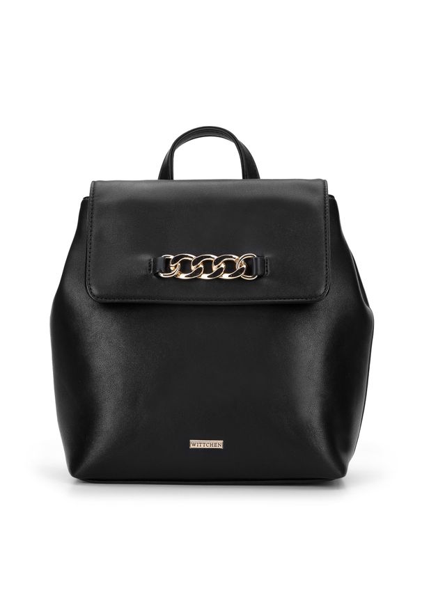 Wittchen - Damski plecak z łańcuchem na klapie. Kolor: czarny. Materiał: skóra ekologiczna. Wzór: aplikacja. Styl: klasyczny, elegancki