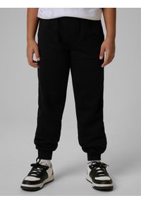 4f - 4F Spodnie dresowe joggery chłopięce - czarne 158 (12-13 lat). Okazja: na co dzień. Kolor: czarny. Materiał: dresówka. Sezon: lato. Styl: casual, sportowy #2