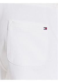 TOMMY HILFIGER - Tommy Hilfiger Spodnie dresowe Basic Branded MW0MW08388 Biały Regular Fit. Kolor: biały. Materiał: bawełna, dresówka #5