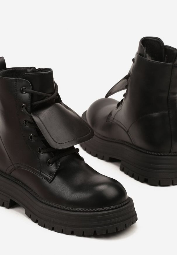 Renee - Czarne Casualowe Botki Typu Workery Vemarine. Okazja: na co dzień. Zapięcie: sznurówki. Kolor: czarny. Materiał: jeans. Styl: casual